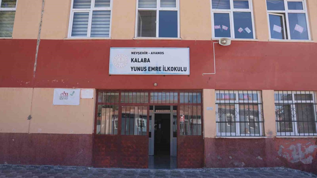 Boğazına kek kaçan öğrenci hayatını kaybetti