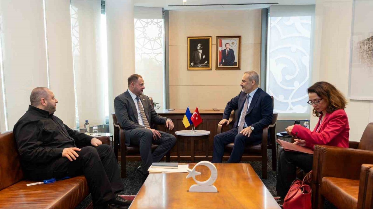 Dışişleri Bakanı Fidan, Ukrayna Devlet Başkanlığı Ofisi Başkanı Yermak ile bir araya geldi