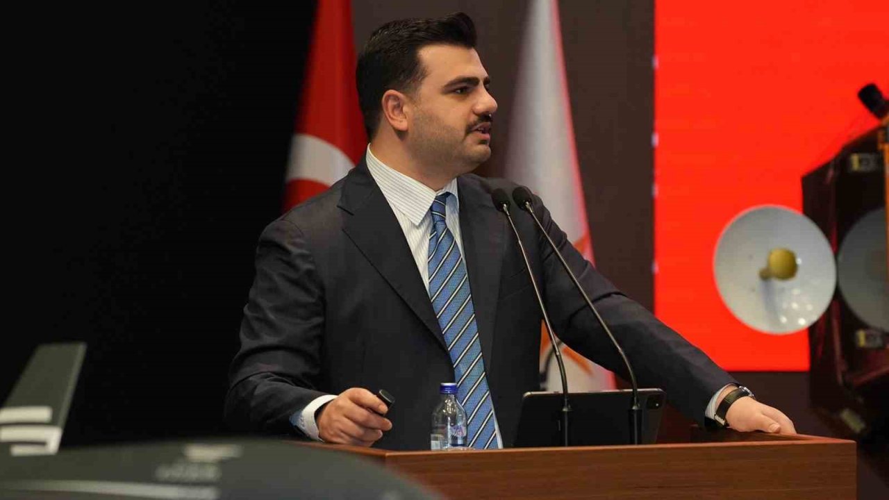 İnan’dan CHP’li Zeybek’e tepki: "İzmir’i çöp dağlarına mahkum eden sizsiniz"