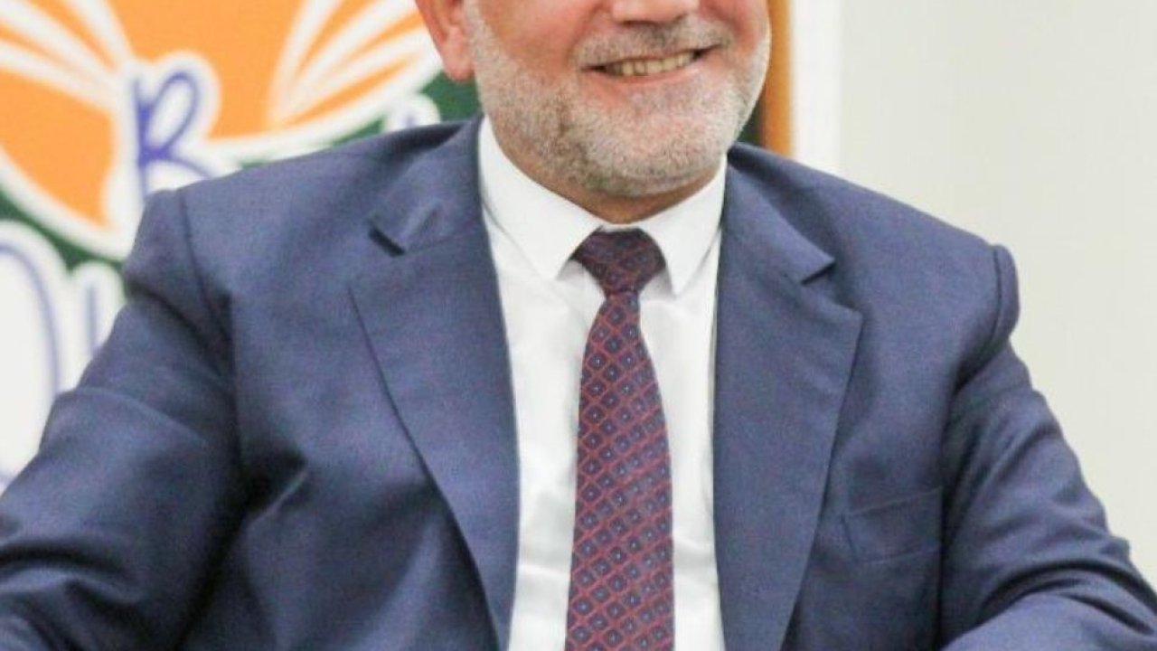 Başkan Sandıkçı: "Üniversiteyi kazanan tüm öğrencilerimize burs veriyoruz"