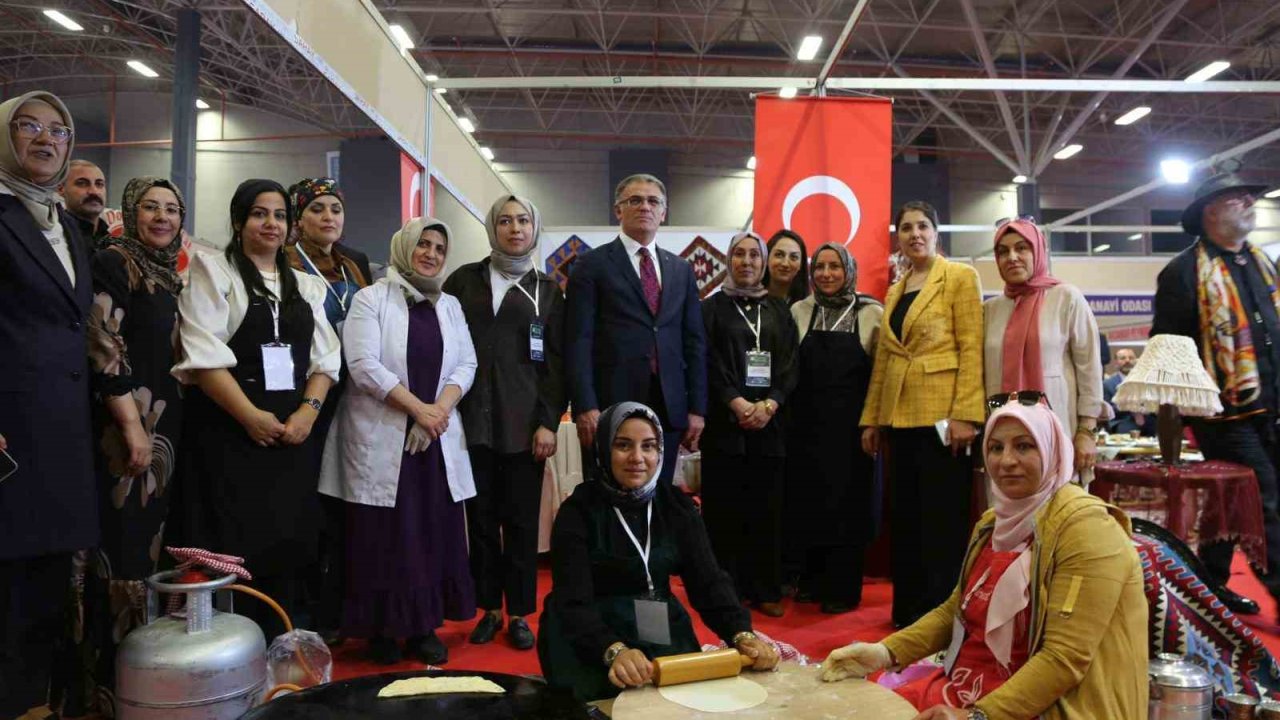 Van Büyükşehir Belediyesi 3. Van Gurme ve Gastronomi Fuarı’nda yöresel lezzetleri tanıtıyor