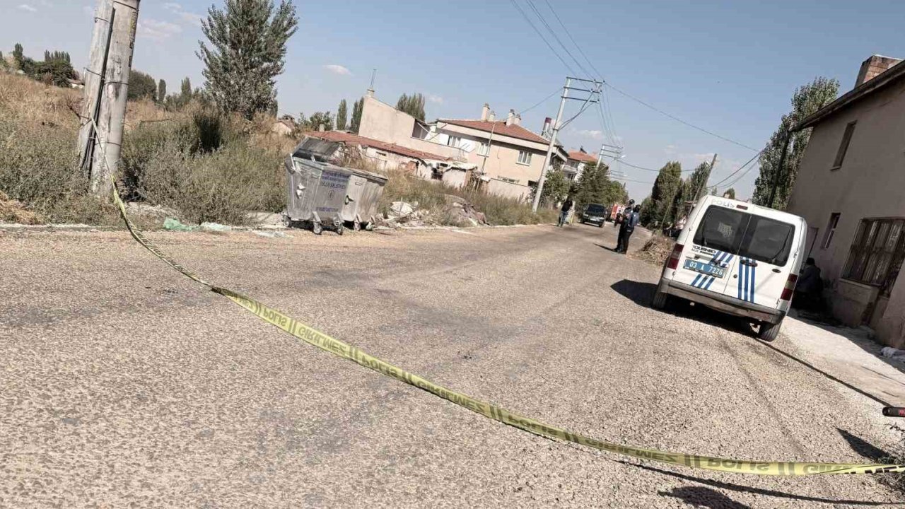 Yaktığı otların içerisine düşerek can verdi