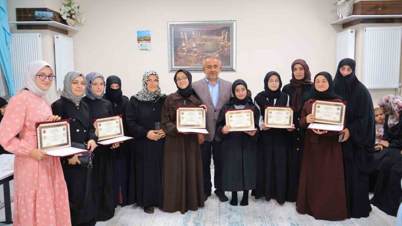 Hafızlar belgelerine kavuştu