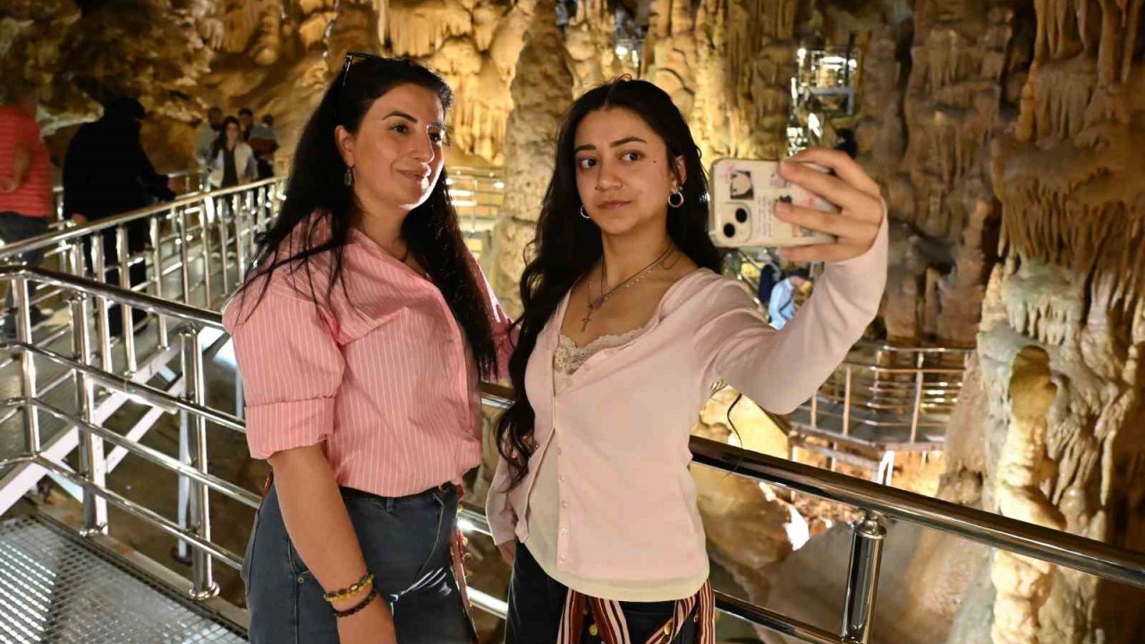 Gümüşhane’nin yer altı sarayı 110 bin ziyaretçi ağırladı