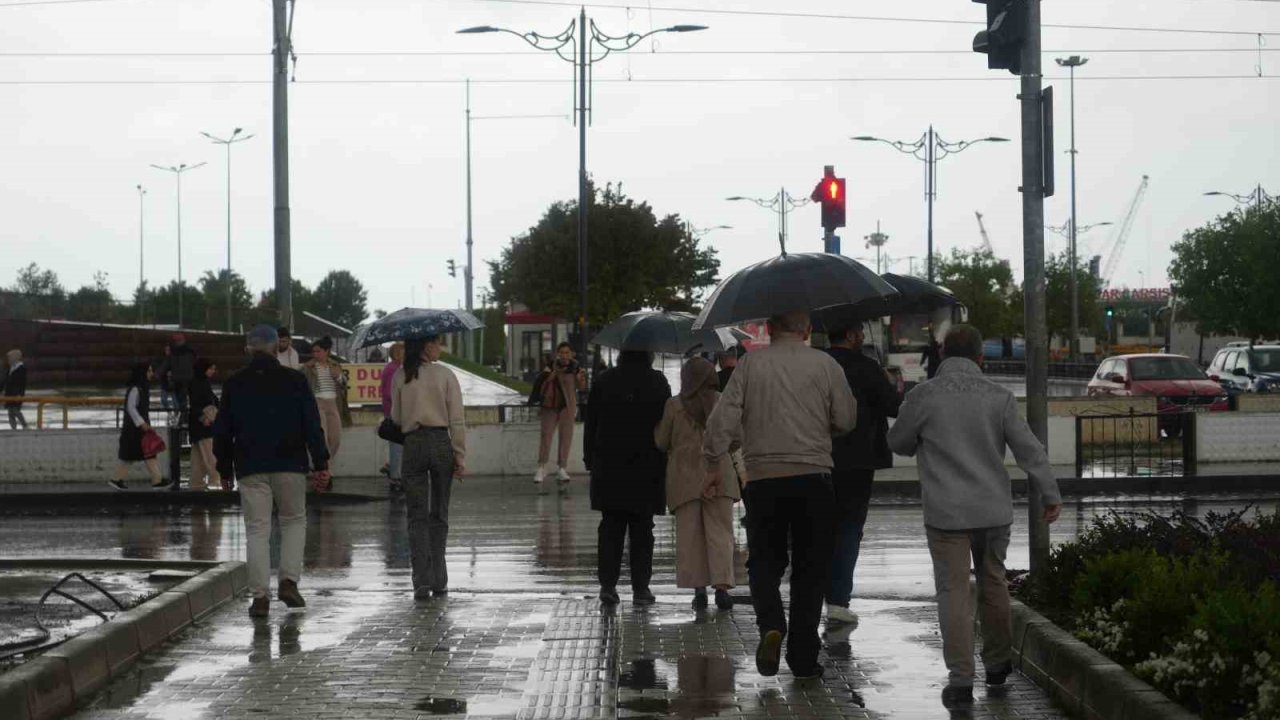 Samsun’da sağanak yağmur etkili oldu