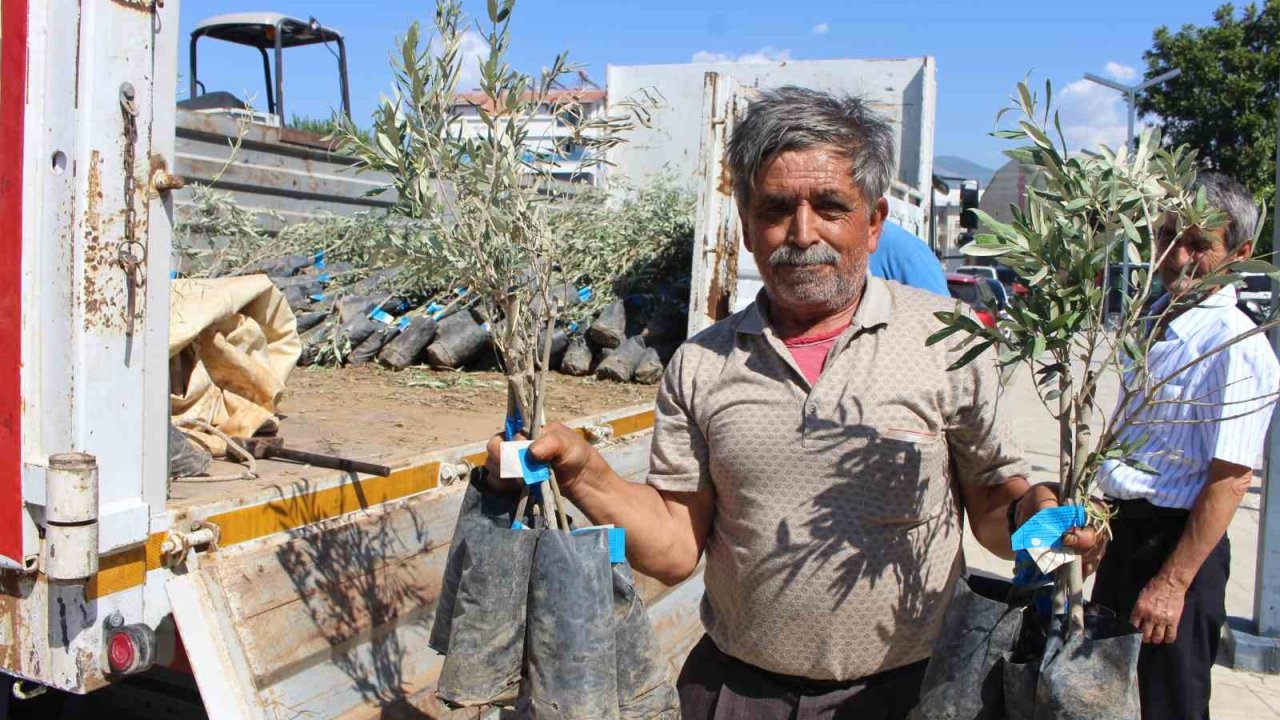 Antalya Büyükşehir Belediyesi’nden fidan desteği