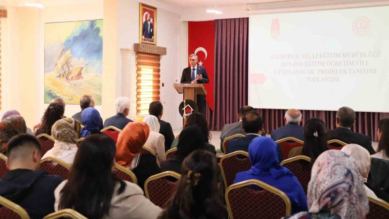 Bayburt’ta 2025-2026 eğitim öğretim yılı proje tanıtım toplantısı yapıldı