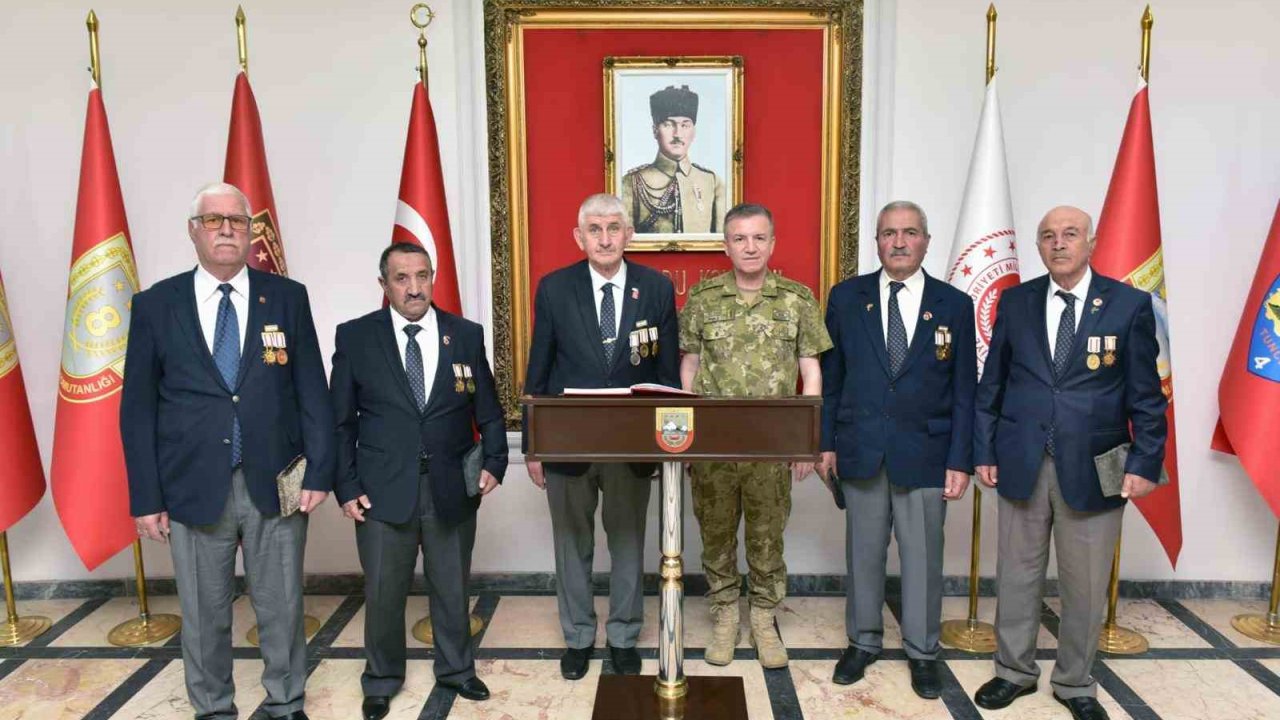Gazilerden 3’ncü Ordu Komutanı Altuğ Paşa’ya hayırlı olsun ziyareti