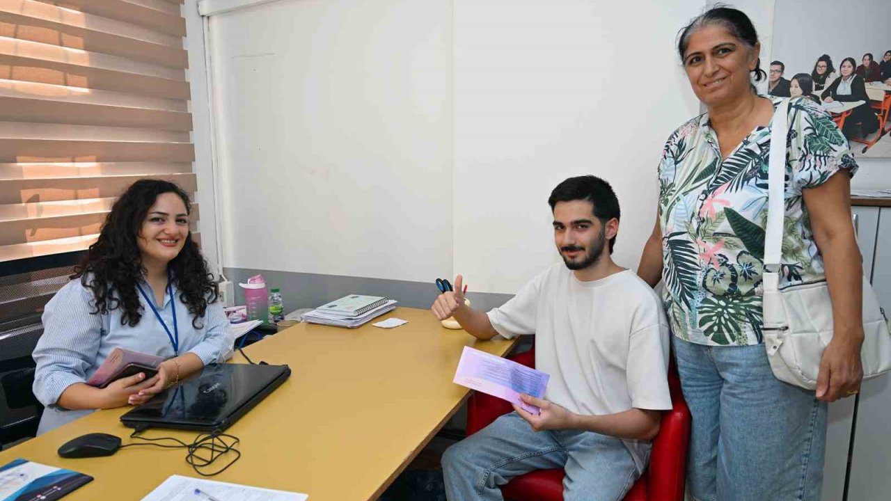 Mersin’de üniversiteyi kazanan öğrencilere geri ödemesiz öğrenim desteği