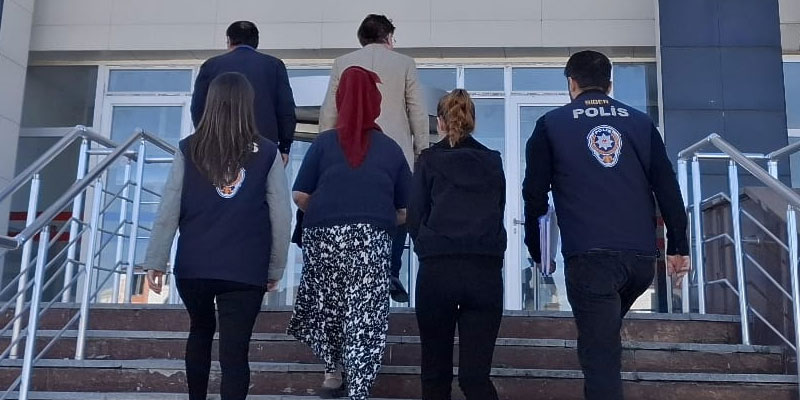 Kars'ta banka kartı dolandırıcıları yakalandı ve Serbest Bırakıldılar!