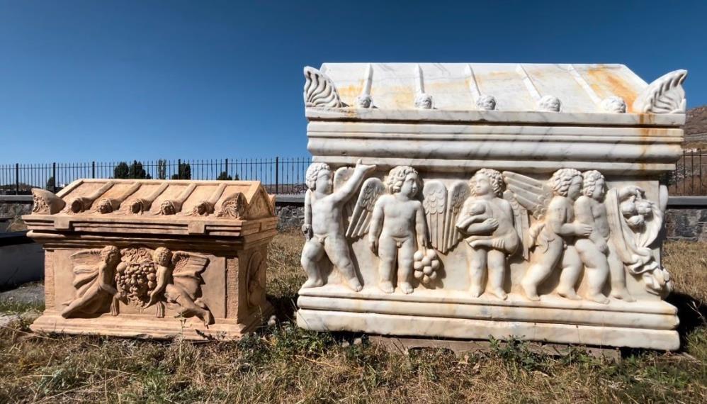 Kars'ta incelemeleri yapılan lahitler sahte çıktı.