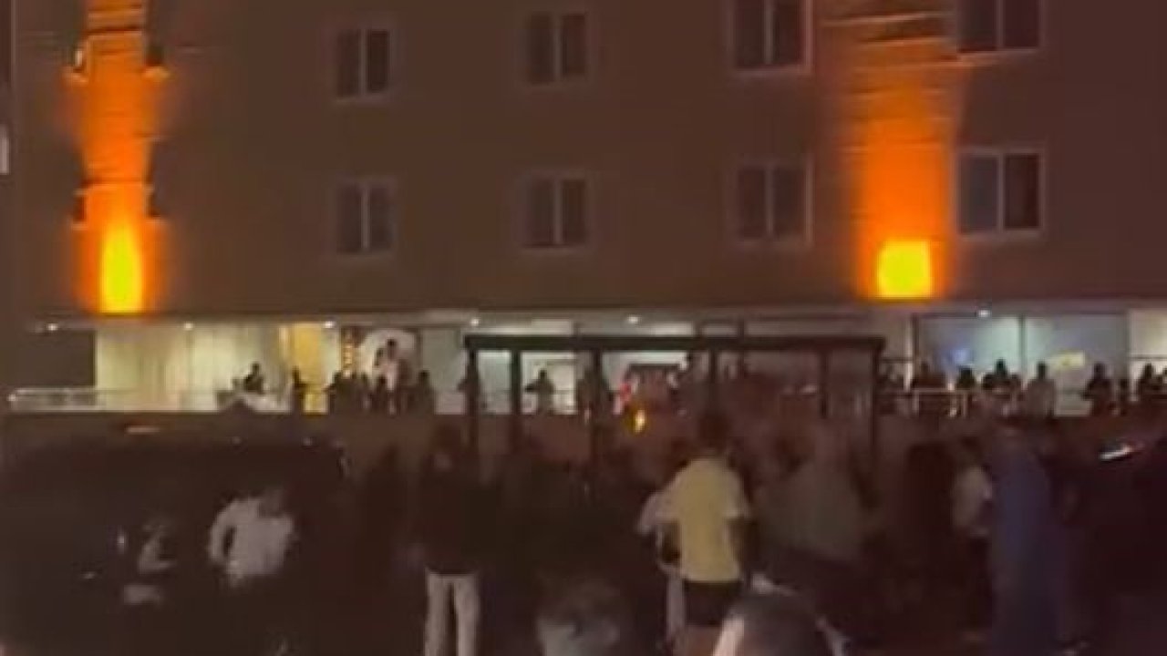 Esenyurt’ta alkollü iki grup arasında çıkan kavga kamerada