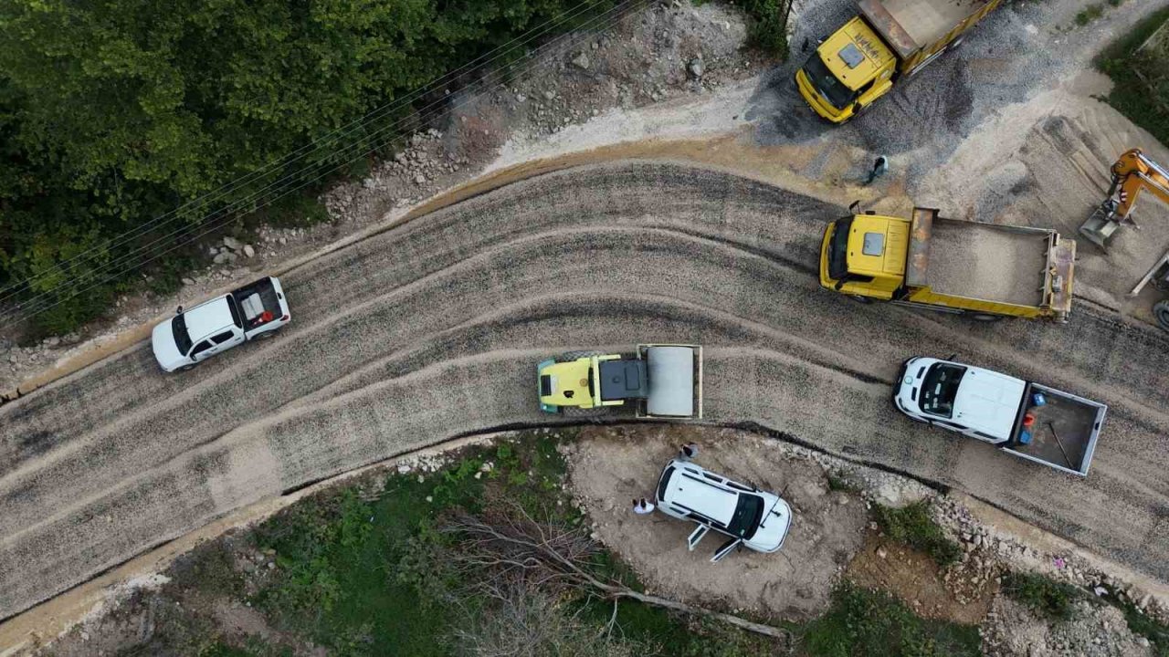 Ordu Büyükşehir, il genelinde asfalt yol çalışmalarını sürdürüyor