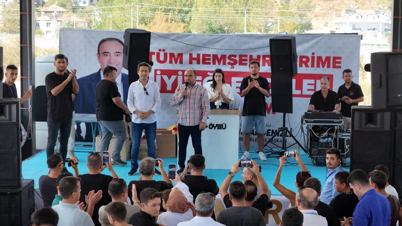 Otomobil ve modifiye tutkunları Seydikemer’de buluştu