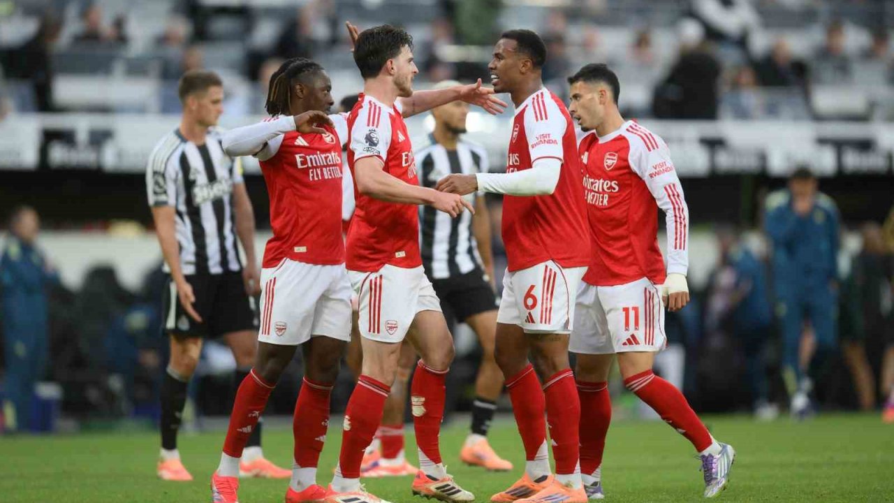 Arsenal, Newcastle United deplasmanında 3 puanı son dakikada aldı