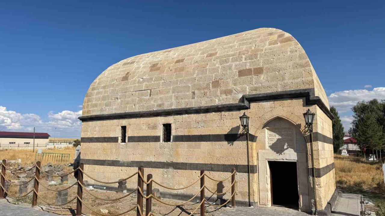 Ağrı’da tarihi Hamur Kümbeti restore edilerek yeniden ziyarete açıldı
