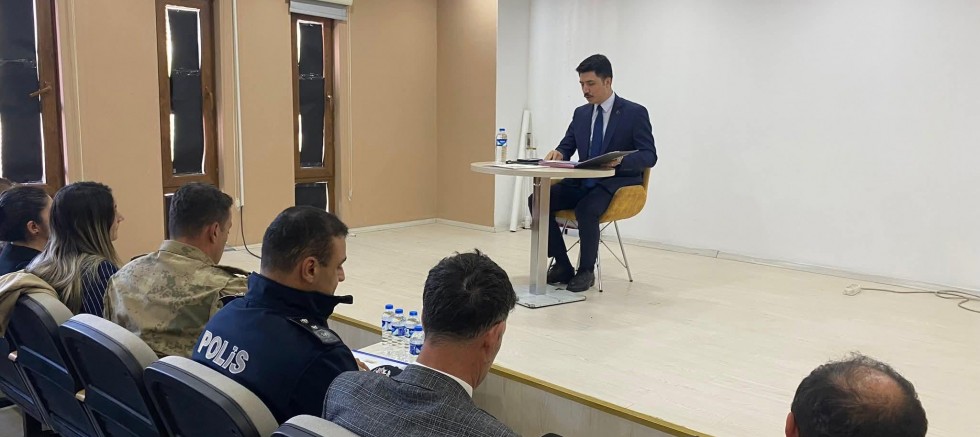 Kaymakam Kahraman, Kurum Amirleri ve Muhtarlarla bir araya geldi