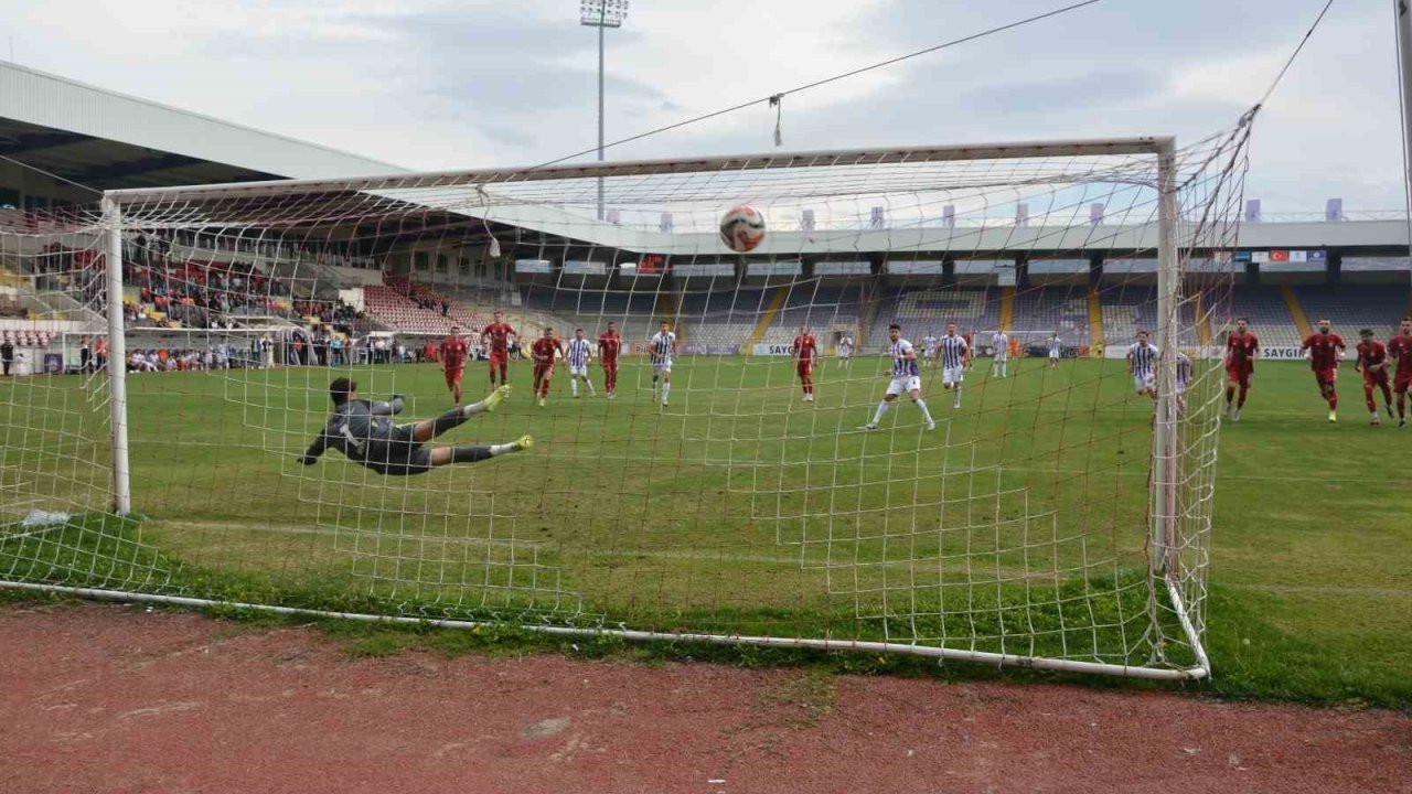 Afyonspor haftalar sonra puan kazandı