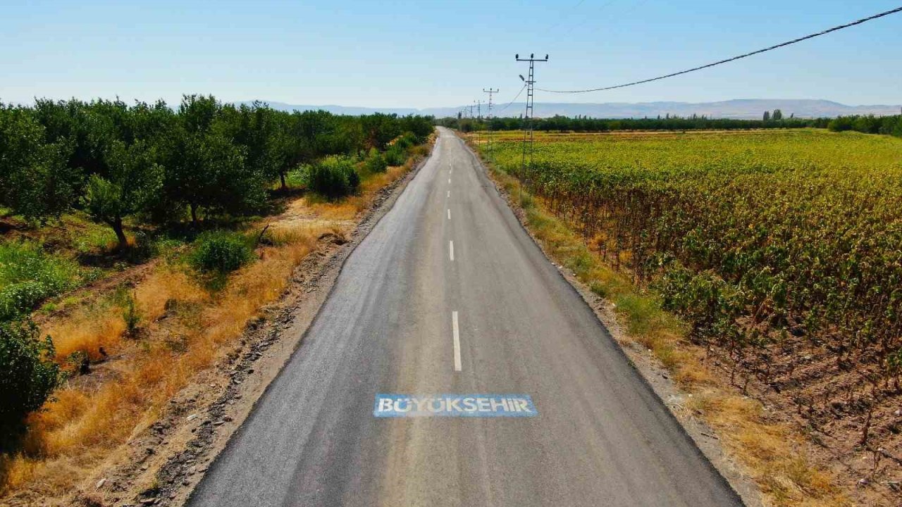 Malatya Büyükşehir’den ilçelerde yoğun yol ve asfalt mesaisi