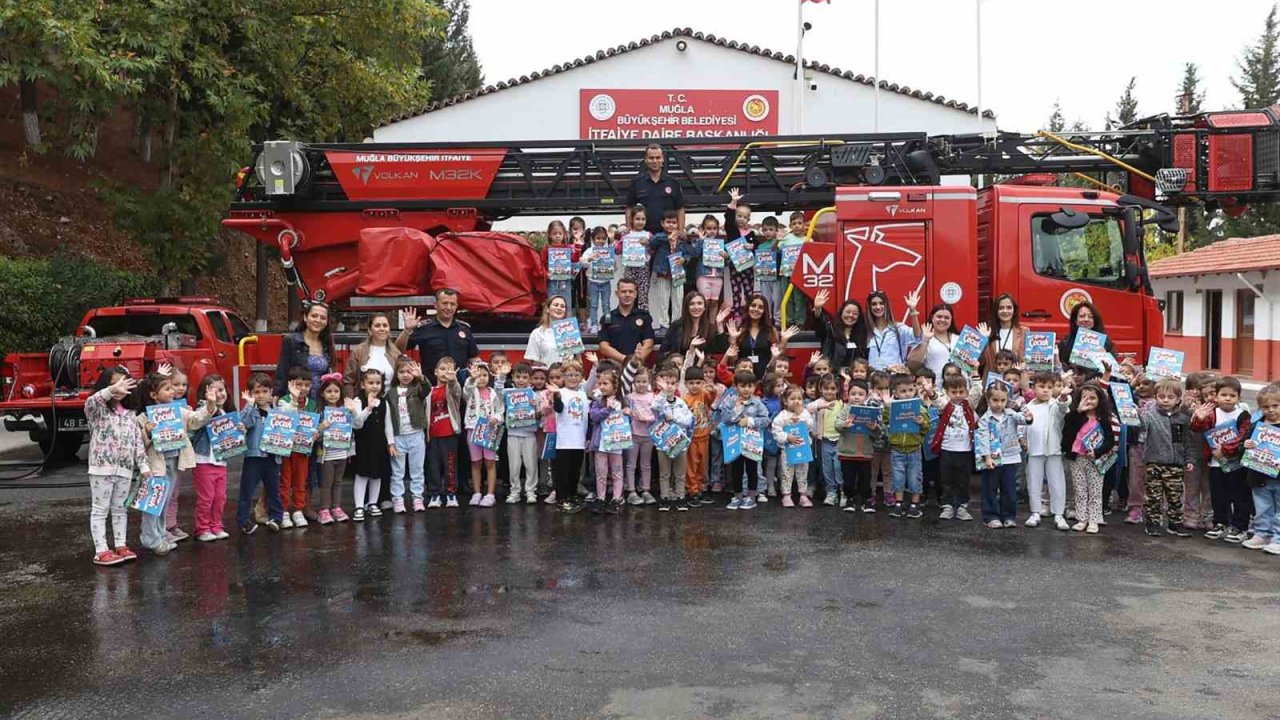 İtfaiye Haftasında Küçük Kahramanlar Sahada