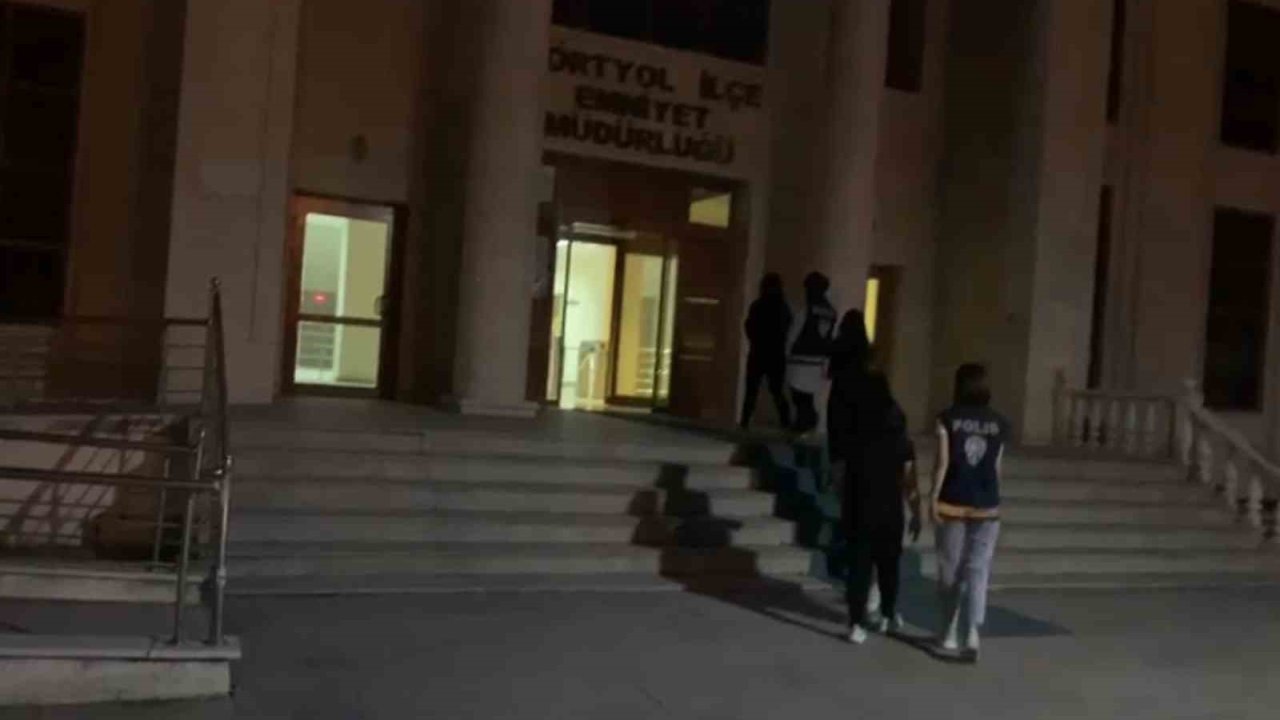 Hatay’da masaj ve kafe salonları denetlendi