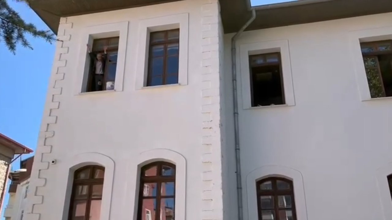 Tarihi hükümet konağında gerçeği aratmayan yangın tatbikatı