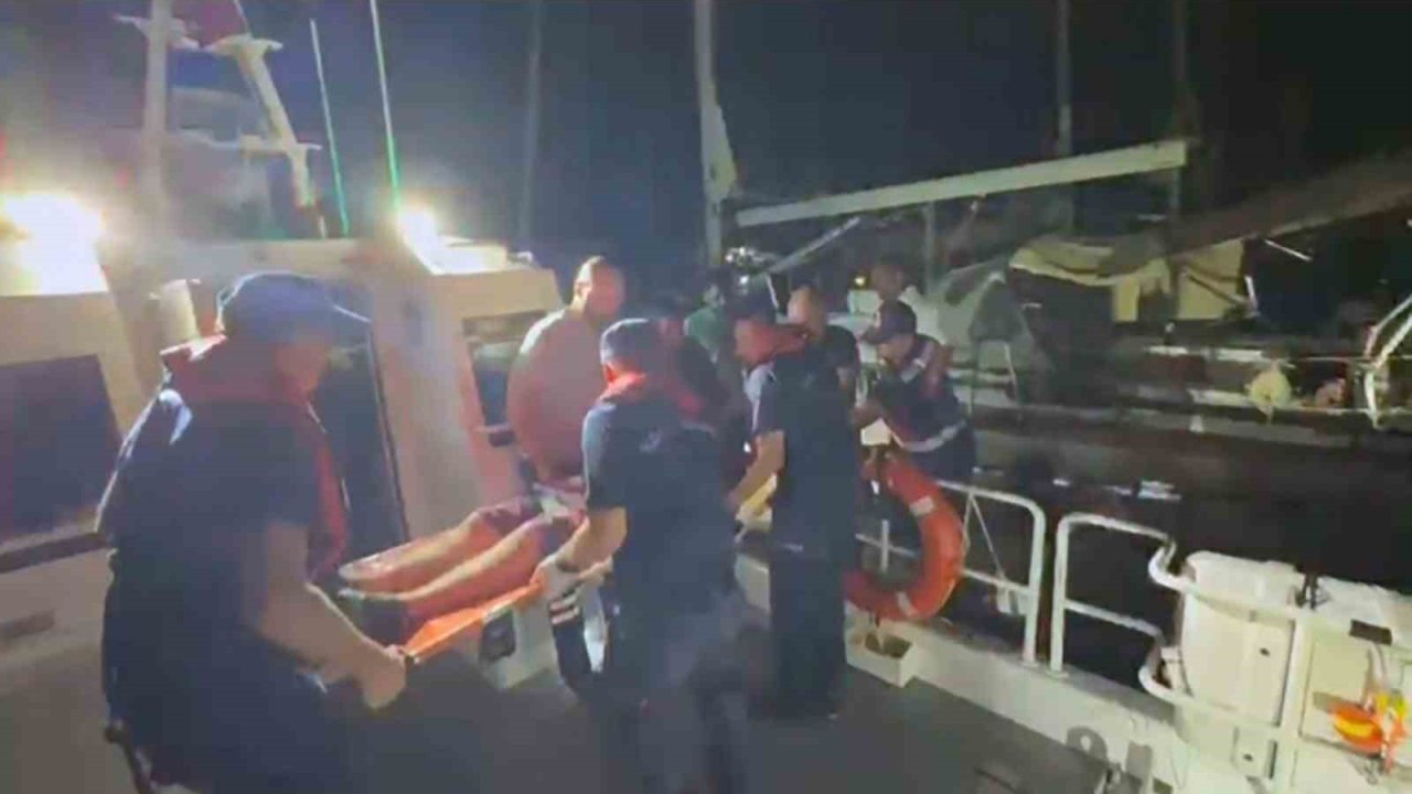 Çiftlik koyunda yaralanan vatandaşa Sahil Güvenlikten tıbbi tahliye