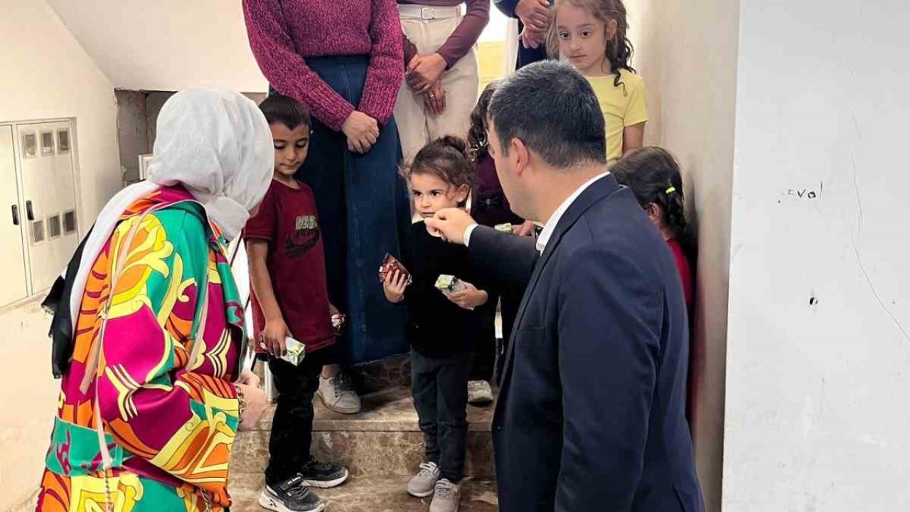 Patnos Kaymakamı ve eşi ADEM evlerini ziyaret etti