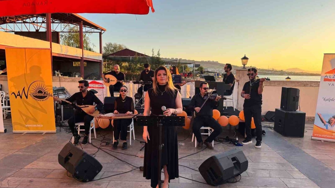 Van Büyükşehir Belediyesinin yaz konserleri binlerce sanatseveri buluşturdu