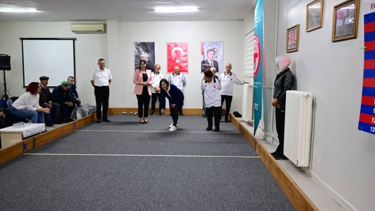 Kırklareli’nde huzurevi sakinleri ile protokol üyeleri arasında bocce müsabakası