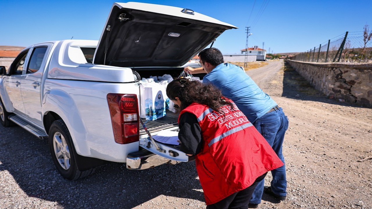 Gölbaşı Belediyesi’nden 850 öğrenciye kırtasiye yardımı