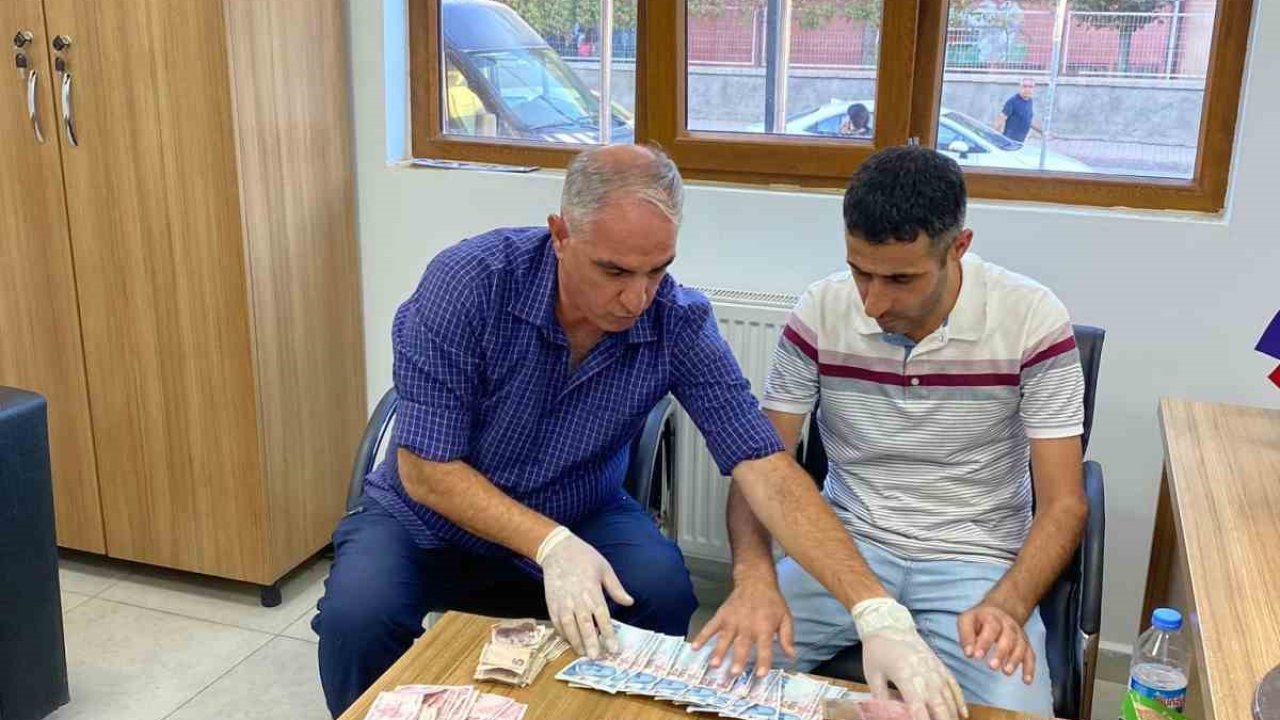 Elazığ’da dilenci operasyonu: Üzerinden 3 saatte topladığı bin 950 lira çıktı