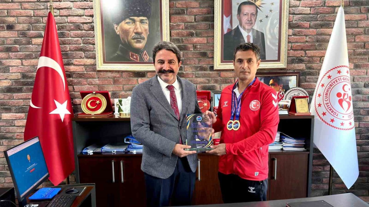 Milli sporcu Balk, Gençlik ve Spor İl Müdürü Kalın’ı ziyaret etti