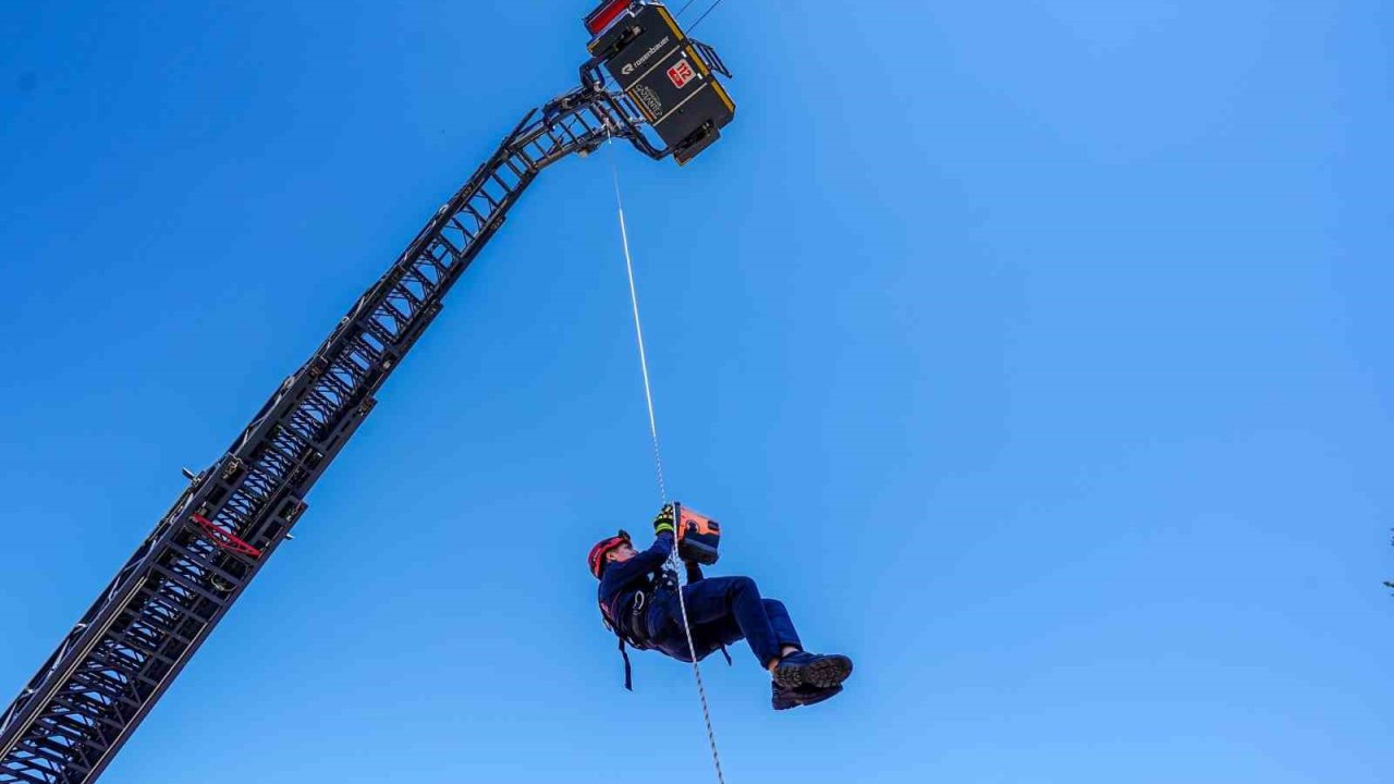 İtfaiye Haftası çeşitli etkinliklerle kutlandı