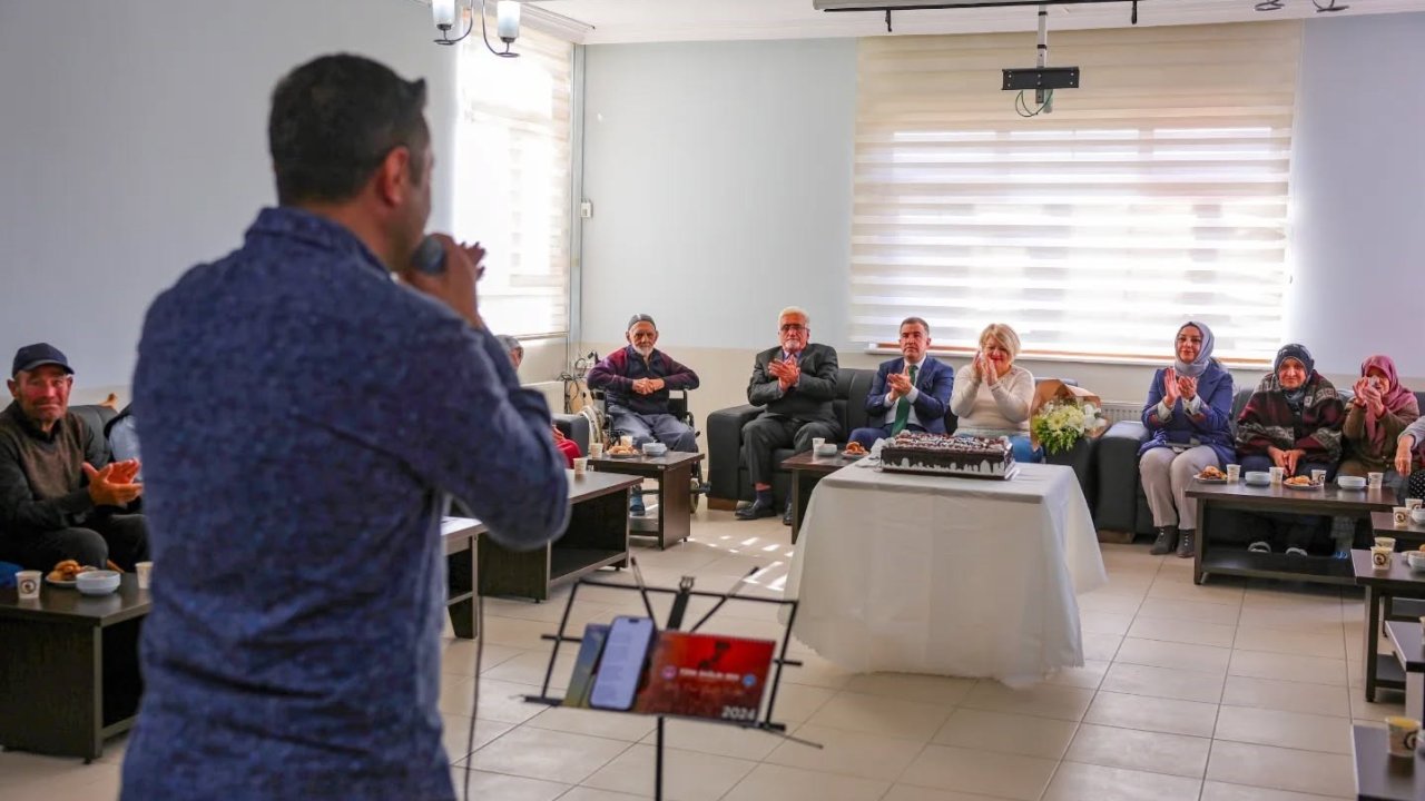 Bayburt’ta ’Dünya Yaşlılar Günü’ kutlandı
