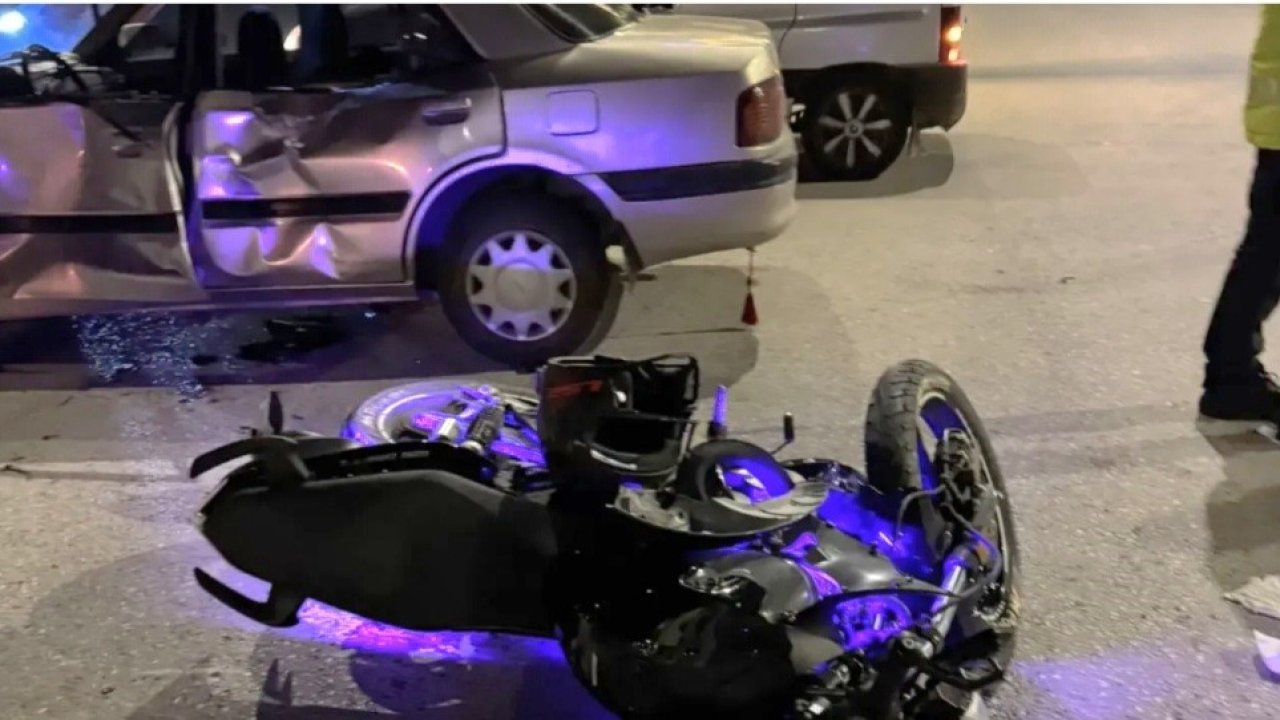 Emet’te motosiklet otomobile çarptı: 2 yaralı