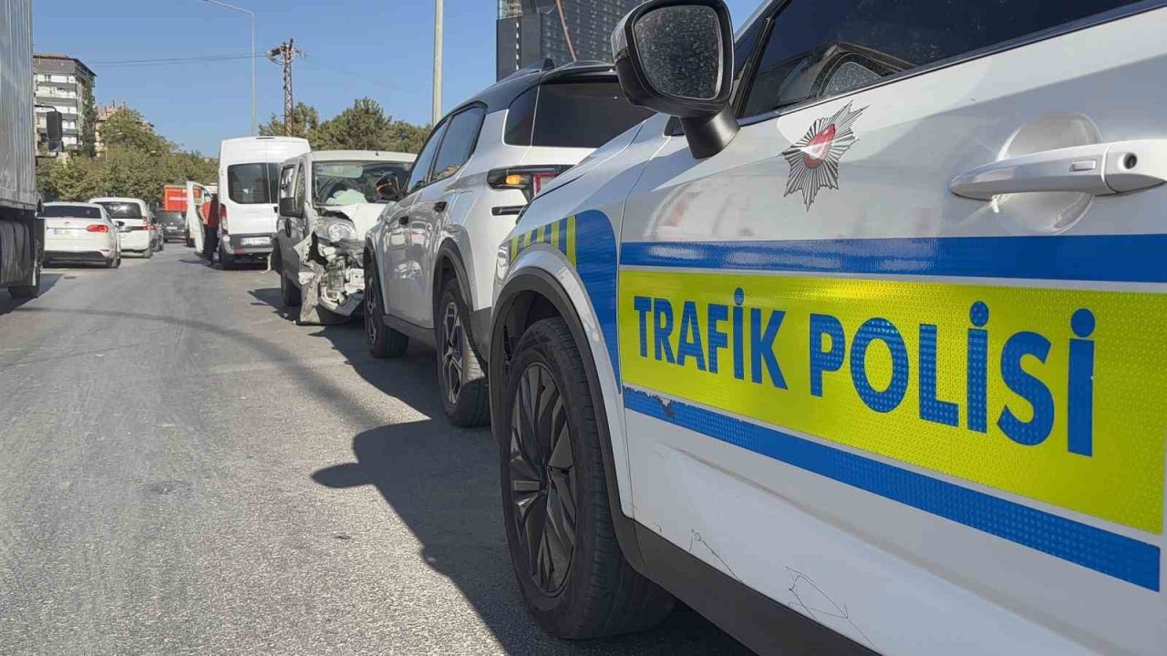 Gaziantep’te 4 aracın karıştığı zincirleme kazada 7 kişi yaralandı