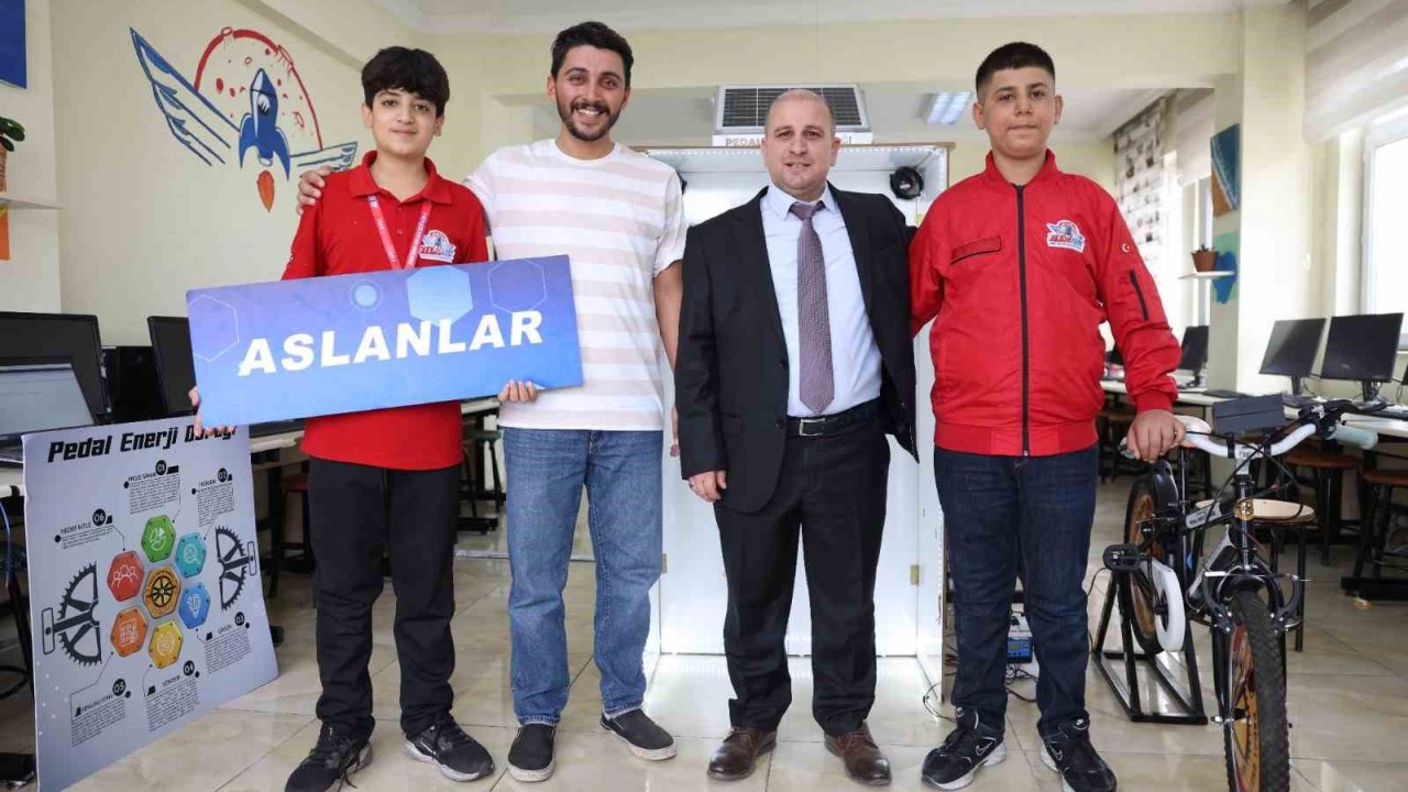 Bu bisiklet hem elektrik üretiyor hem de bakiye kazandırıyor