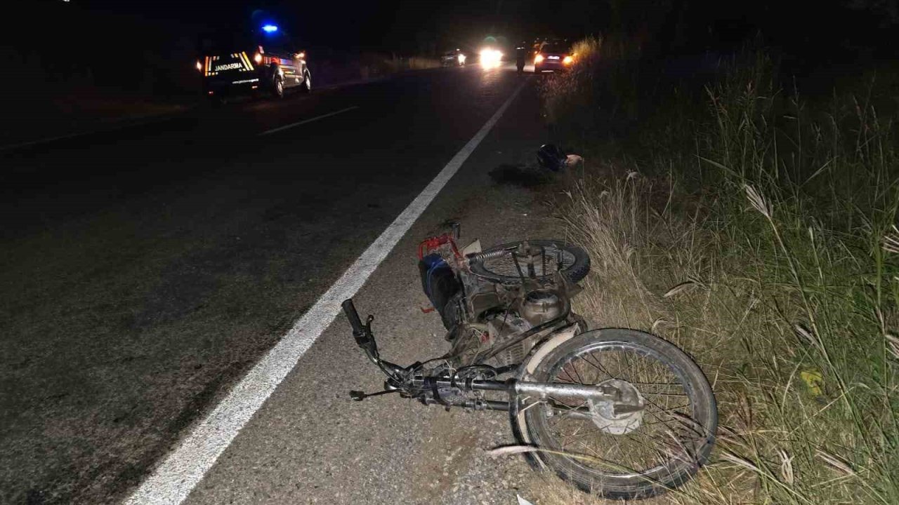 Motosikletler çarpıştı: 3 yaralı