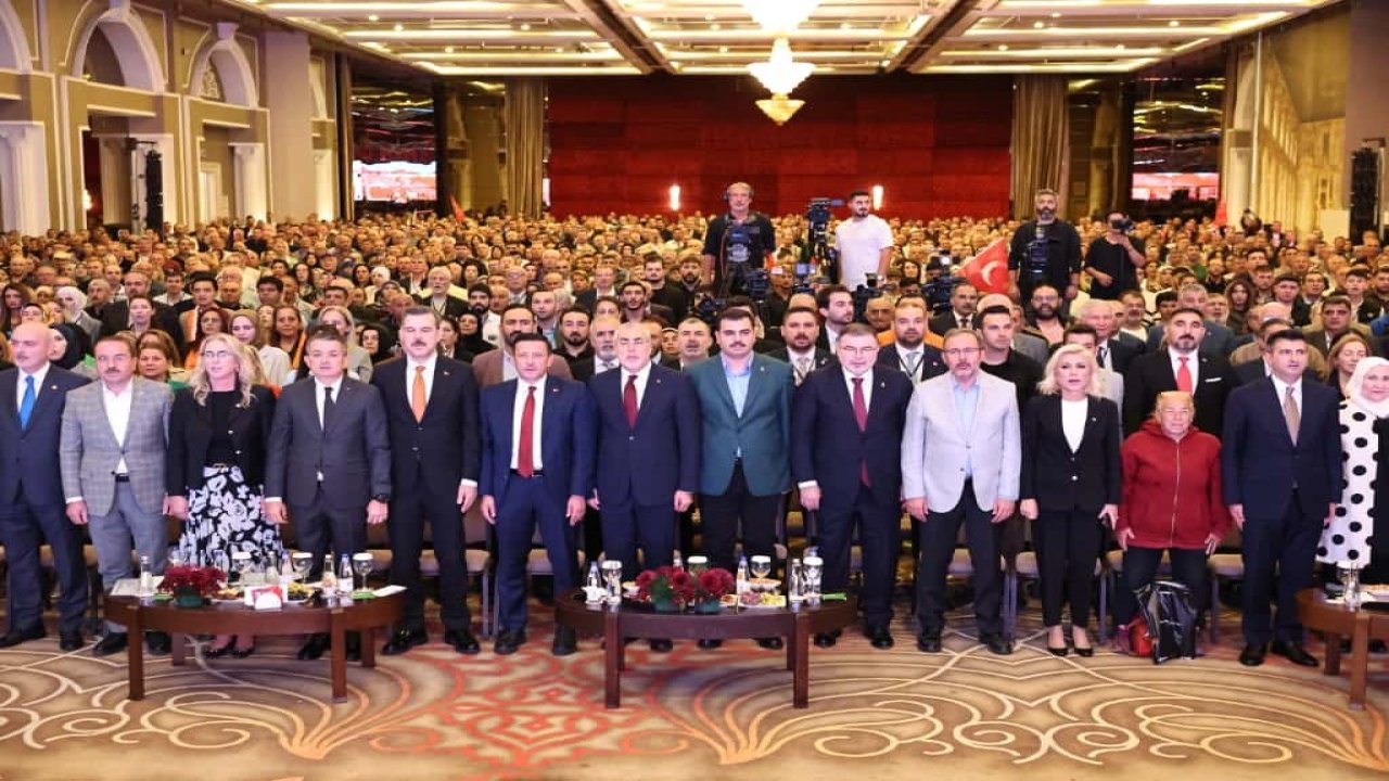 Bakan Işıkhan: "İzmir’in dağlarında çiçekler değil, çöp yığınları büyüyor"