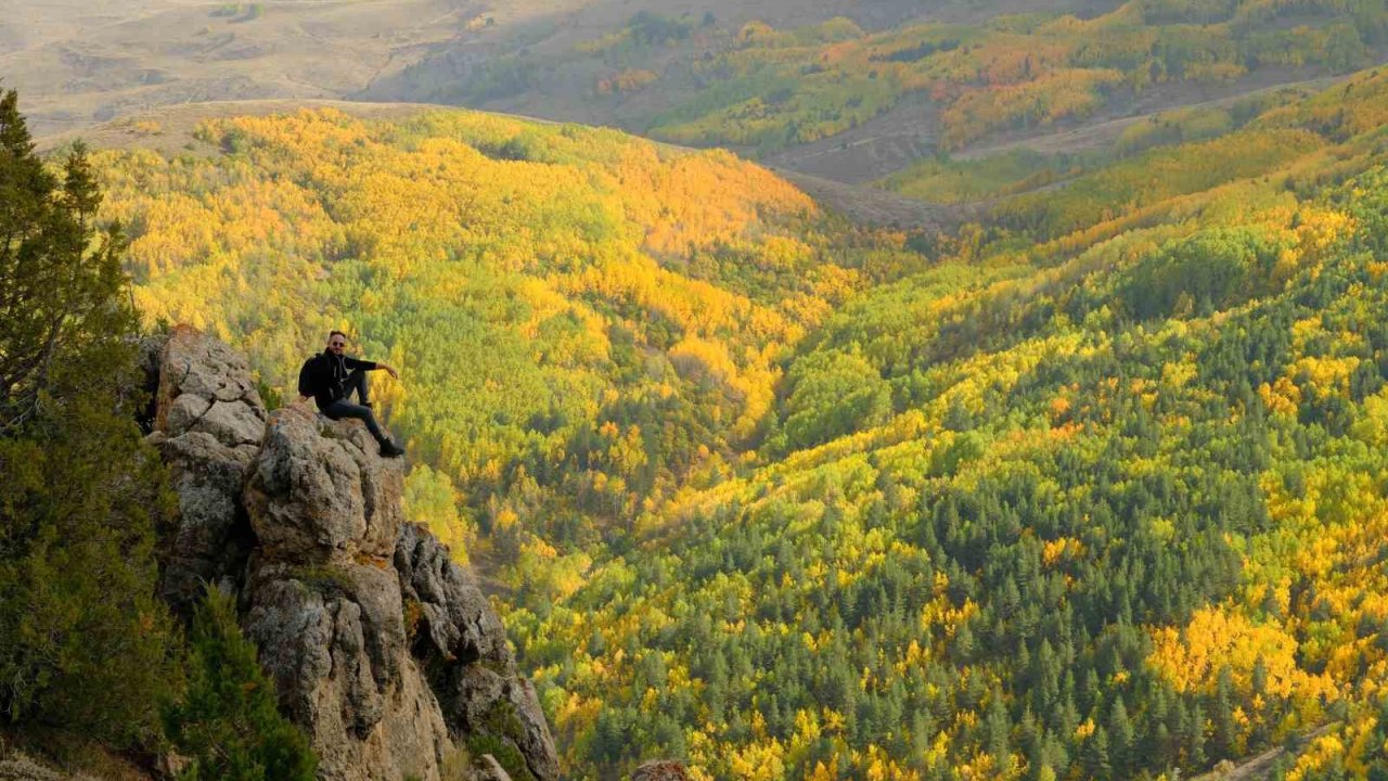 "Sonbaharın Başkenti" Gümüşhane renk cümbüşüne döndü