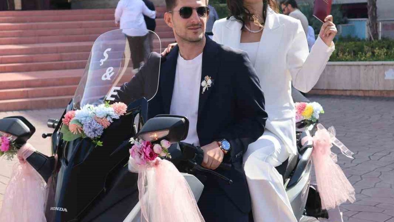 Bursa’da motosikletli düğün konvoyu