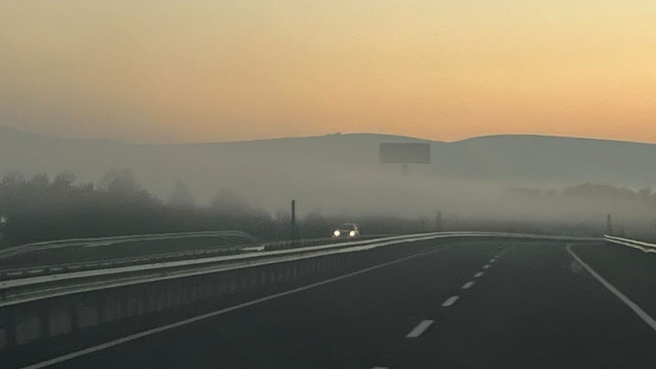 Kütahya’da sisli hava etkili oldu