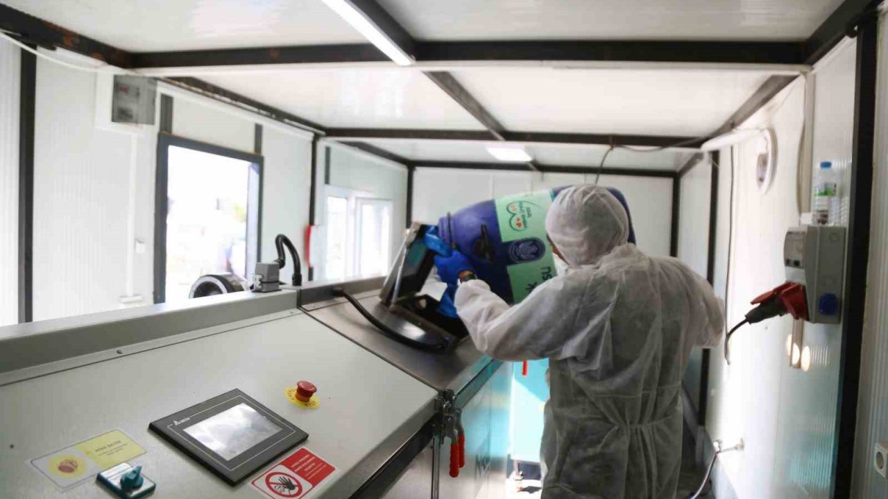 Melikgazi’de sıfır atık ile yemek atıkları can dostlar için mamaya dönüşüyor