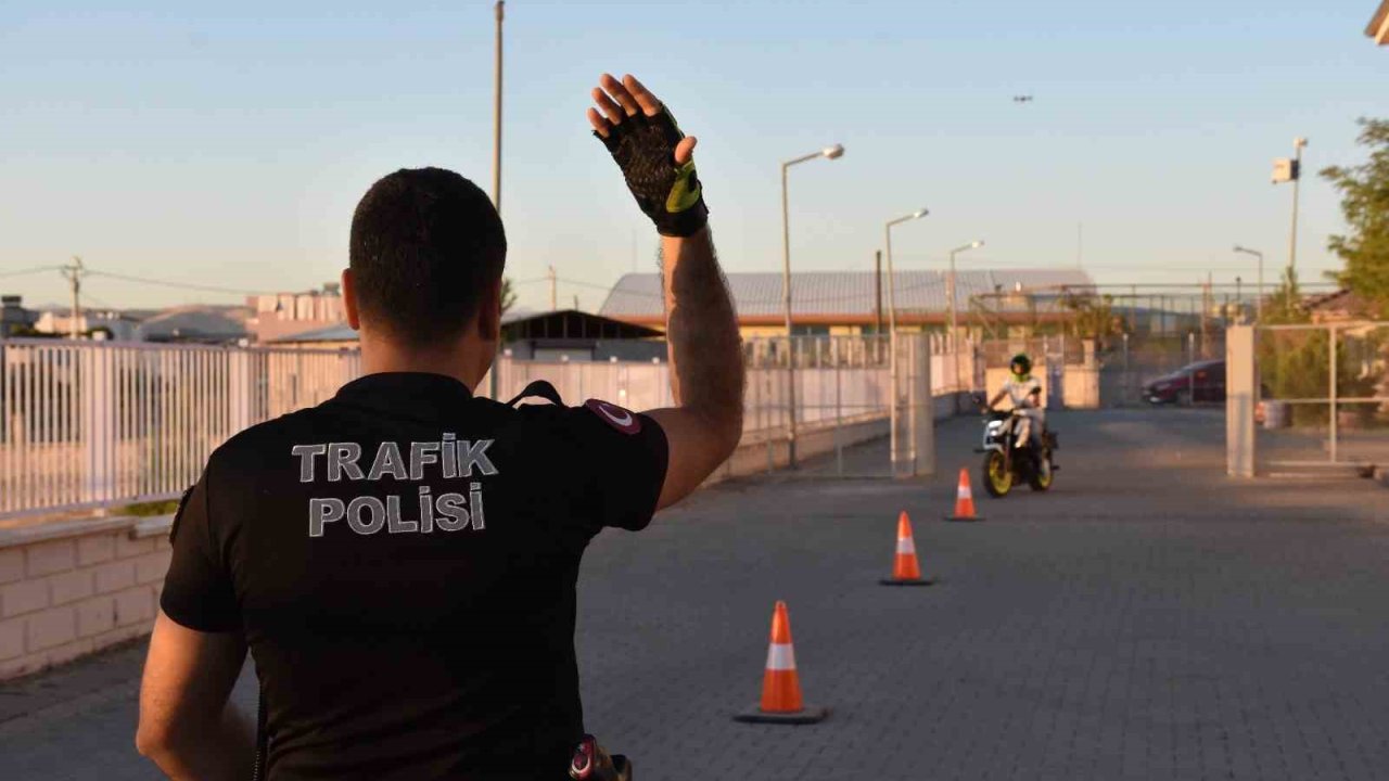 Siirt’te motosiklet kazalarını önlemeye yönelik eğitim düzenlendi