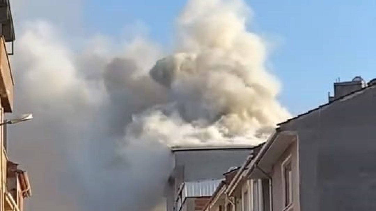 Bursa’da 5 katlı binanın çatısında yangın
