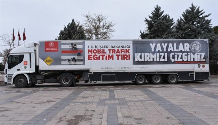 Mobil Trafik Eğitim Tırı Kars'ta!
