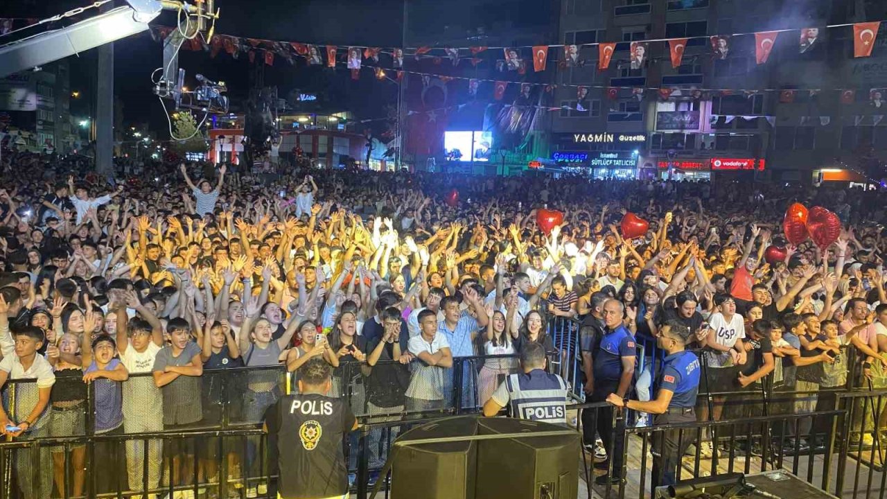 Ertelenen Aleyna Tilki konseri 10 Ekim’de yapılacak