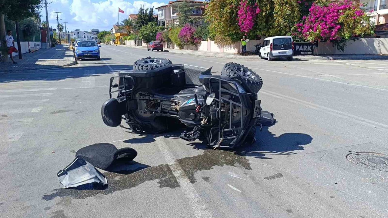 Manavgat’ta ATV ile hafif ticari araç çarpıştı: 1 yaralı