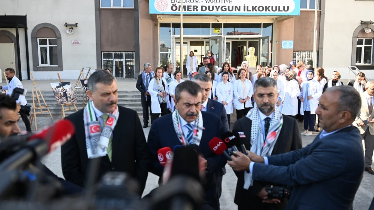 Milli Eğitim Bakanı Tekin: "On binlerce insan, 60 binin üzerinde insanın şehit edildiği bir soykırım sürecini yaşıyoruz"